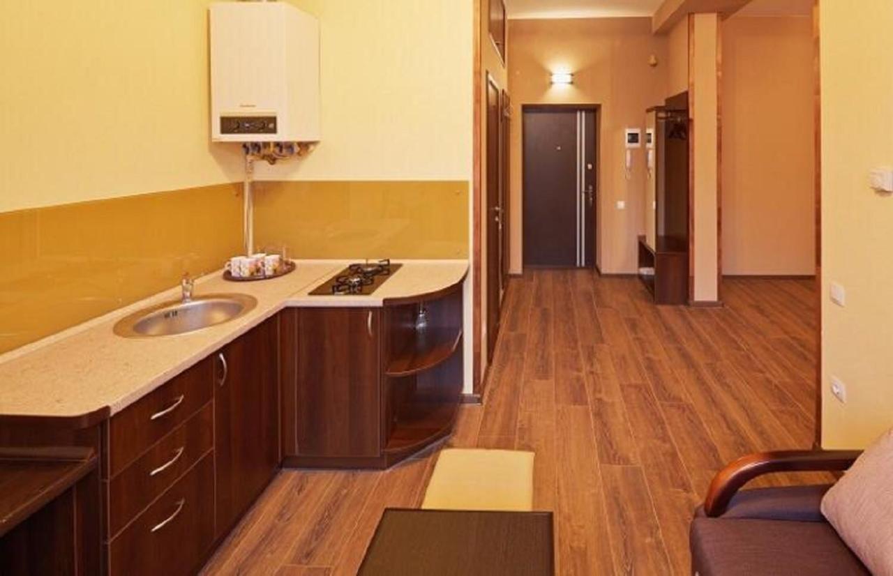 Apartment on Lychakivska 6-A Lwów Zewnętrze zdjęcie