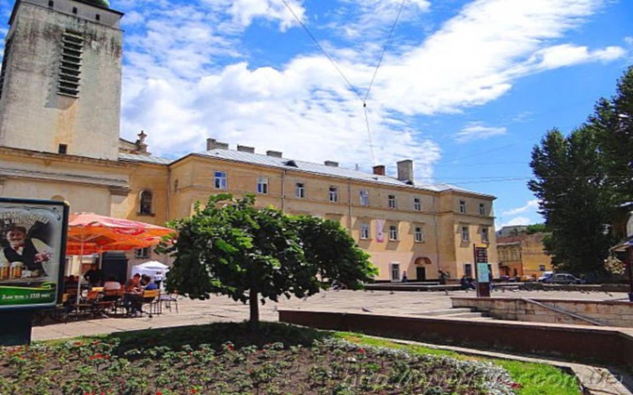 Apartment on Lychakivska 6-A Lwów Zewnętrze zdjęcie